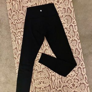 Lululemon Wunder Under Leggings (like new)